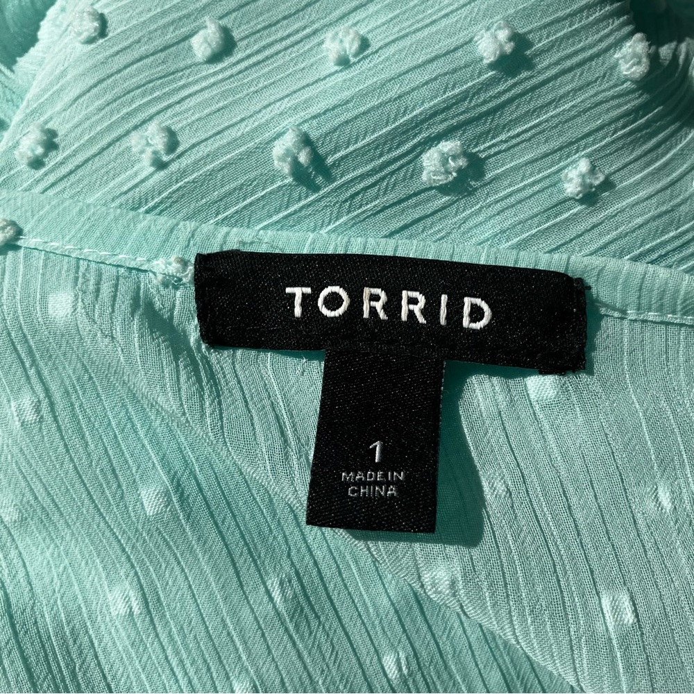 Torrid | Clip Dot Tiered Kimono Layering Coverup - Picture 6 of 9